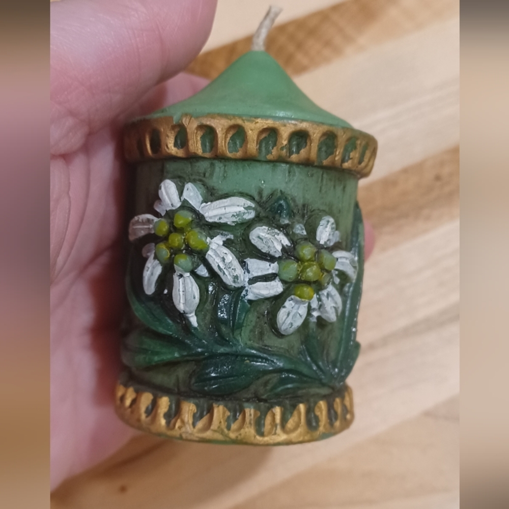 Vintage Floral Candles - Picture 5 of 6